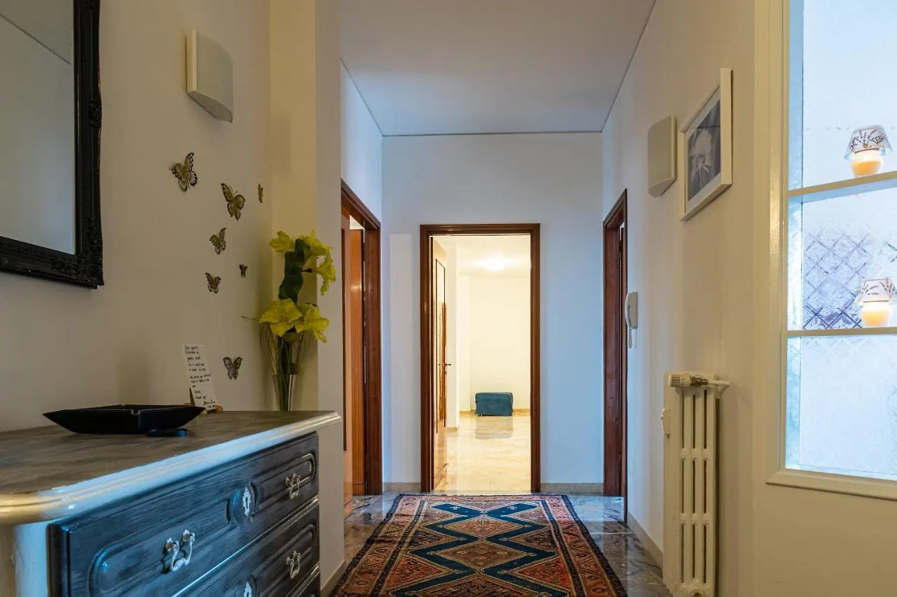 Gold Attic Apartment Ferrara 0*,