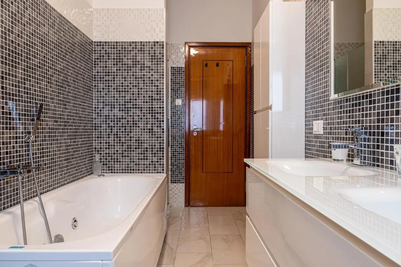 Gold Attic Apartment Ferrara