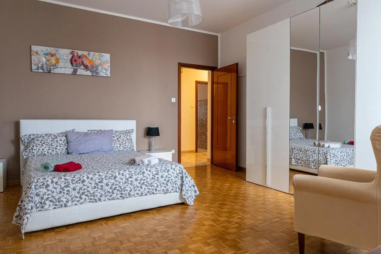 Gold Attic Apartment Ferrara